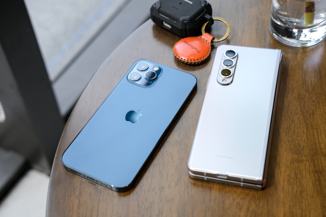 Apple iPhone 17 Pro Max vs Samsung Galaxy S26 Ultra: მომავლის ფლაგმანების შედარება